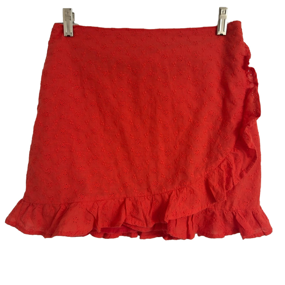 LE LIS Women’s Coral Eyelet Ruffled Zippered Short Skirt Size: Medium